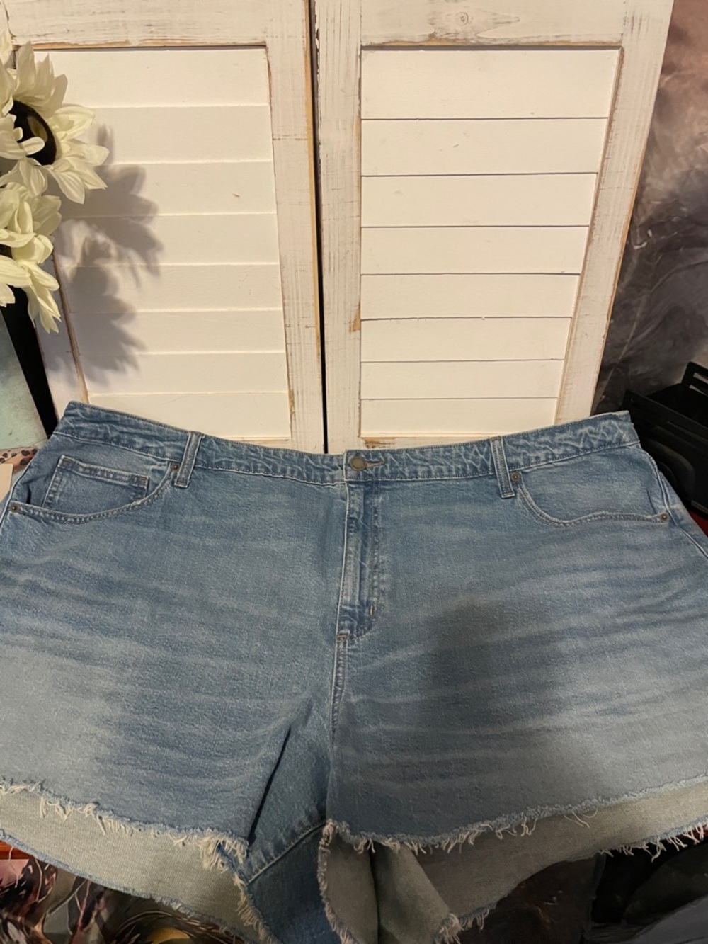 Universal Thread Light Wash Denim Cutoff Shorts with Frayed Hem